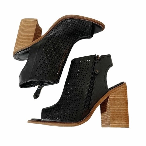 KDB Kelsi Dagger Bootie Mason Black Leather Perforated Block-Heel Sandal Size 7 - Picture 11 of 14